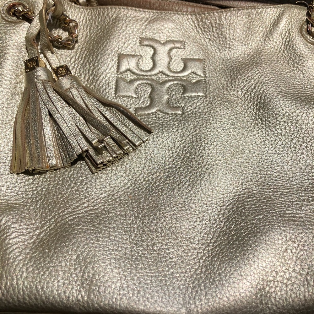 Tory Burch Thea Slouchy Chain Tote Bag in Gold - Picture 2 of 10